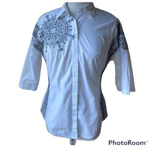 3J embroidered cotton Boho button up top